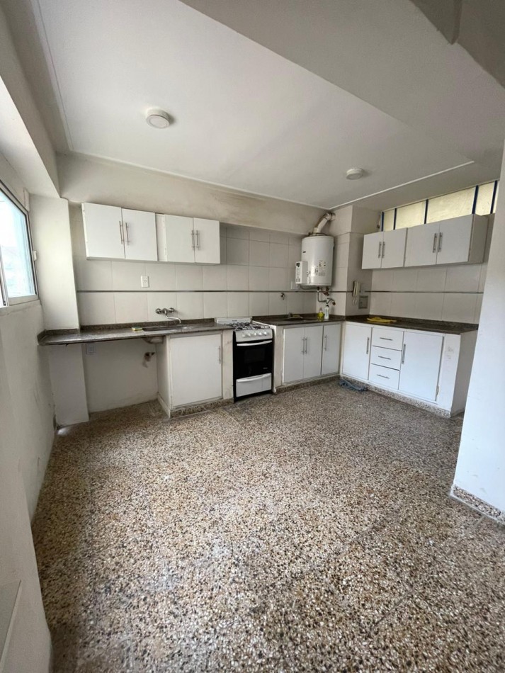 MONTEAGUDO 476, barrio norte.