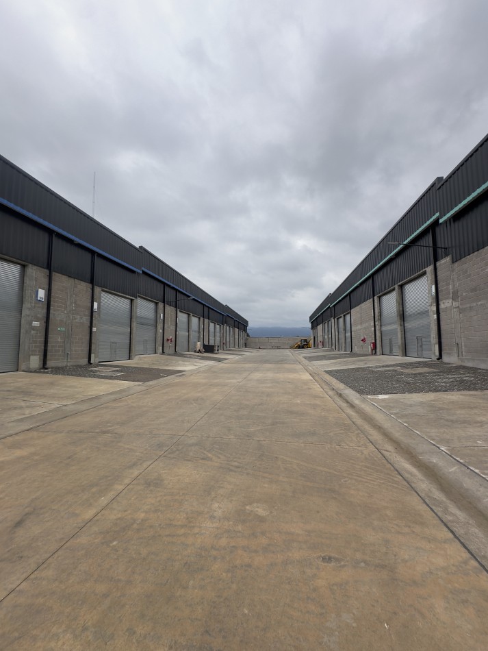 MULTIBOX, Av Camino del Peru 700, YB.